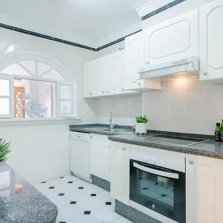 Apartment Family Aguamarina Front The Sea Free Parking *